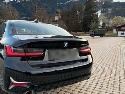 gebraucht BMW 330e Automatik Luxury Line