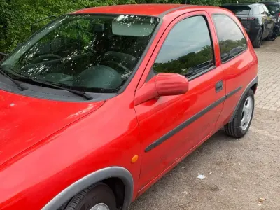 Usata Opel Corsa 45 CV (33 kW) 1997 Rosso Utilitaria