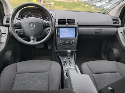 Gebraucht Mercedes A160 95 PS (69 kW) 2012 Schwarz Limousine
