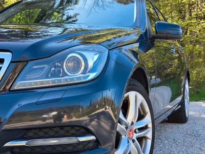 Gebraucht Mercedes C250 204 PS (150 kW) 2011 Grau Limousine