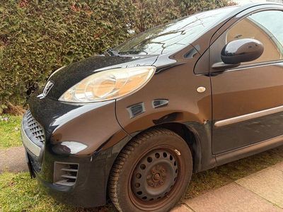 Gebraucht Peugeot 107 Filou 68 PS (50 kW) 2009 Schwarz Kleinwagen