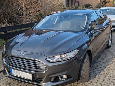 Grau Gebraucht 2016 Ford Mondeo Titanium Limousine | 12.200 € (Fairer Preis)
