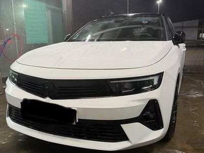 Weiß Gebraucht 2024 Opel Astra Ultimate Kombi | 28.900 € (Etwas zu teuer)