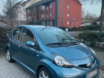 Second-hand Toyota Aygo 68 CP (50 kW) 2008 Albastru Hatchback