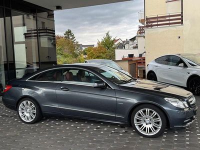 Gebraucht Mercedes E350 265 PS (194 kW) 2012 Grau Coupé