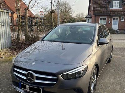 Gebraucht Mercedes B180 136 PS (100 kW) 2019 Grau Van / Kleinbus