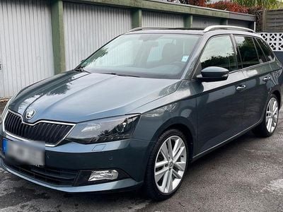 Grau Gebraucht 2015 Skoda Fabia Kombi | 9.999 € (Fairer Preis)