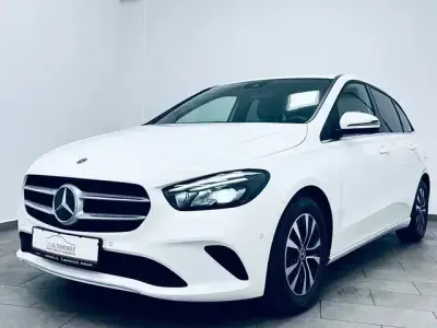 Gebraucht Mercedes B180 116 PS (85 kW) 2022 Weiß Kleinwagen