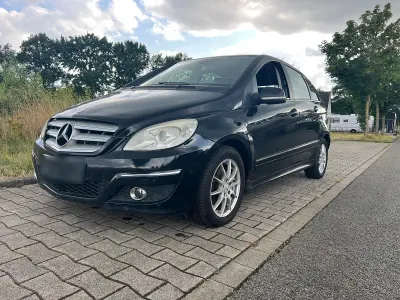 Gebraucht Mercedes B180 109 PS (80 kW) 2010 Schwarz Van / Kleinbus
