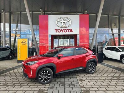Neu Toyota Yaris Cross 131 PS (96 kW) 2026 Rot SUV