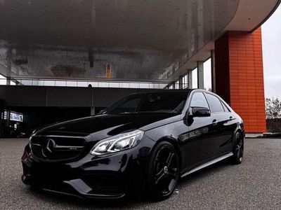 Gebraucht Mercedes E200 AMG 170 PS (125 kW) 2014 Schwarz Limousine