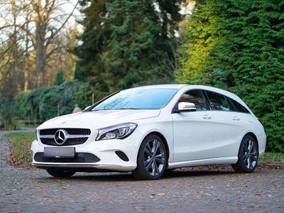 Weiß Gebraucht 2017 Mercedes CLA220 Shooting Brake Kombi | 18.800 € (Fairer Preis)