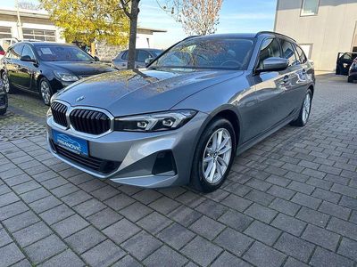Gebraucht BMW 320 190 PS (139 kW) 2023 Grau Limousine