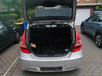 Gebraucht Hyundai i30 109 PS (80 kW) 2011 Silber Kleinwagen
