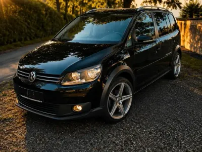 Gebraucht VW Touran Cross 140 PS (102 kW) 2011 Schwarz Van / Kleinbus