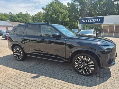 Neu Volvo XC90 Plus 407 PS (299 kW) 2026 Schwarz SUV