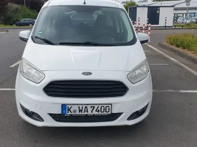Używany Ford Tourneo Courier Sport 75 KM (55 kW) 2017 Biały Minivan