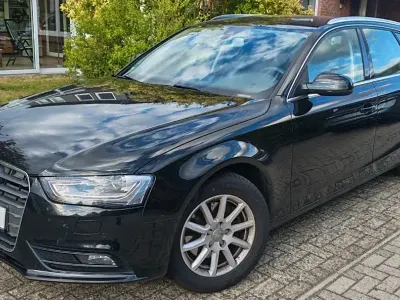 Gebraucht Audi A4 Attraction 143 PS (105 kW) 2012 Schwarz Kombi