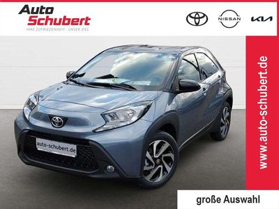 Neu Toyota Aygo X 72 PS (52 kW) 2025 Grau SUV
