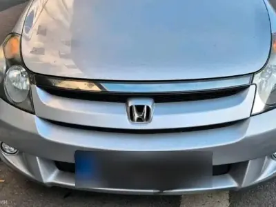 Käytetty Honda Stream 160 HP (117 kW) 2005 Hopea Tila-auto