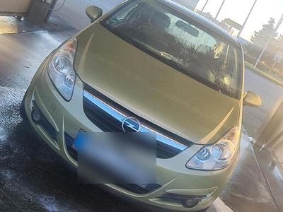 Grün Gebraucht 2006 Opel Corsa Edition Kleinwagen | 1.200 € (Guter Preis)