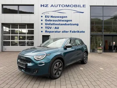 Gebraucht Fiat 600 136 PS (100 kW) 2025 Blau SUV