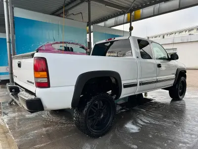 Używany Chevrolet Silverado 260 KM (191 kW) 2000 Biały SUV