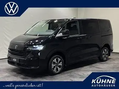 Gebraucht VW Caravelle Life 150 PS (110 kW) 2025 Midnight black metallic Van