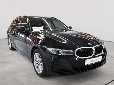 Gebraucht BMW 320e Comfort Edition 204 PS (150 kW) 2022 Saphirschwarz metallic Kombi