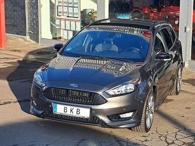 Gebraucht Ford Focus ST-Line 182 PS (133 kW) 2017 Magneticgrey dach schwarz Kombi