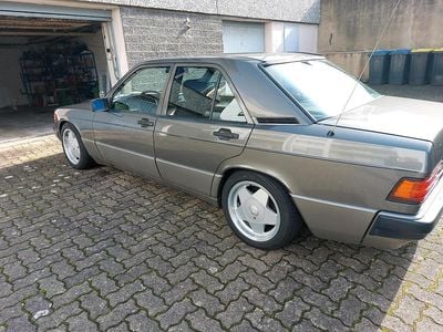 Gebraucht Mercedes 190 108 PS (79 kW) 1991 Braun Limousine