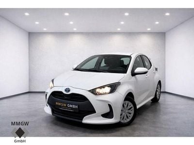Usata Toyota Yaris Hybrid Business Edition 116 CV (85 kW) 2022 Bianco Utilitaria