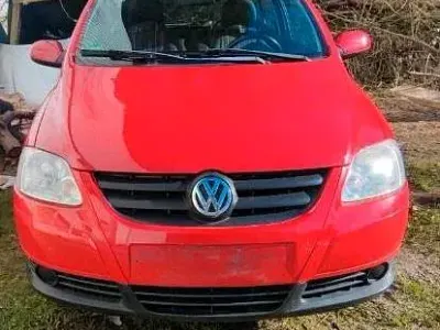Gebraucht VW Fox 54 PS (39 kW) 2005 Rot Kleinwagen