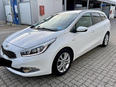Gebraucht Kia Ceed Sportswagon 128 PS (94 kW) 2015 Weiß Kombi