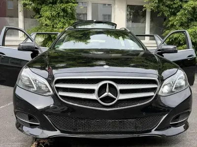 Gebraucht Mercedes E220 170 PS (125 kW) 2013 Schwarz Kombi
