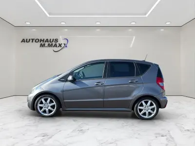 Gebraucht Mercedes A200 Avantgarde 136 PS (100 kW) 2011 Grau Kleinwagen
