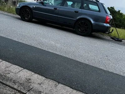 Gebraucht Audi A4 Sport 116 PS (85 kW) 2001 Grau Kombi