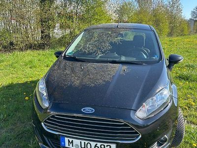 Second-hand Ford Fiesta SYNC Edition 101 CP (74 kW) 2015 Negru Hatchback