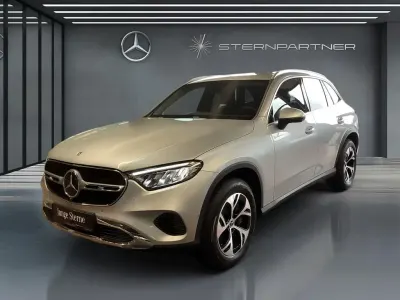 Gebraucht Mercedes GLC300 Avantgarde 197 PS (144 kW) 2025 Silber SUV