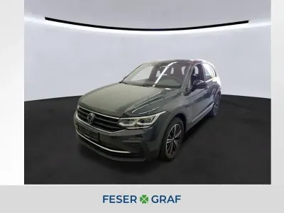 Begagnad VW Tiguan Active 150 HK (110 kW) 2022 Grå SUV