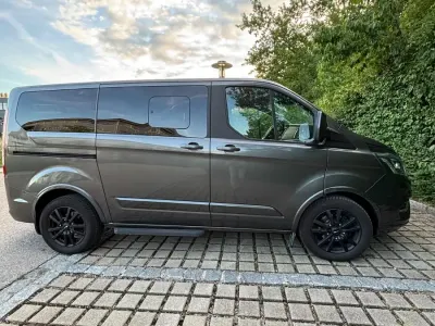 Gebraucht Ford Tourneo 185 PS (136 kW) 2020 Grau Van / Kleinbus