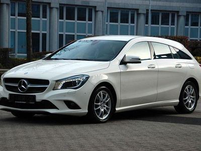 Gebraucht Mercedes CLA180 Shooting Brake 122 PS (89 kW) 2016 Weiß Kombi