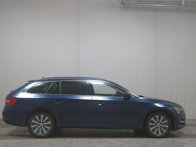 Second-hand Skoda Superb Ambition 200 CP (147 kW) 2022 Albastru Break