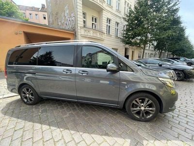 Gebraucht Mercedes V220 Avantgarde 163 PS (119 kW) 2017 Grau Van / Kleinbus