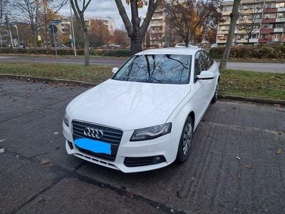 Weiß Gebraucht 2010 Audi A4 Ambiente Limousine | 5.400 € (Guter Preis)