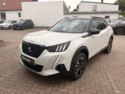 Gebraucht Peugeot 2008 GT 131 PS (96 kW) 2022 Weiß SUV