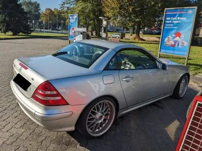 Gebraucht Mercedes SLK230 197 PS (144 kW) 2000 Silber Cabrio