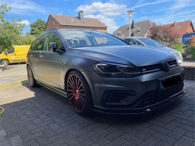 Second-hand VW Golf VII R 300 CP (220 kW) 2019 Negru Break