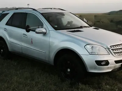 Gebraucht Mercedes ML320 224 PS (164 kW) 2008 Silber SUV