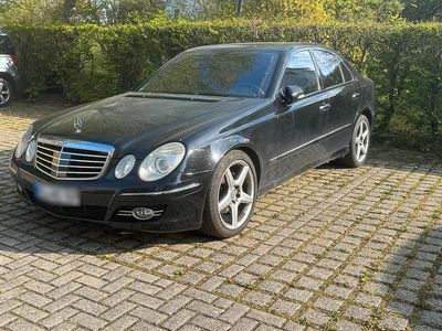 Usata Mercedes E320 260 CV (191 kW) 2007 Nero Berlina